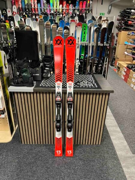 Völkl Racetiger SRC (158 cm) – Visningsexemplar