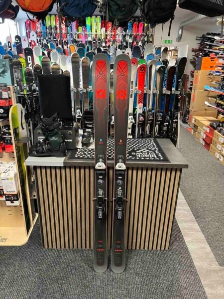 Völkl Mantra M7 (177 cm) 2024/2025 – Visningsexemplar