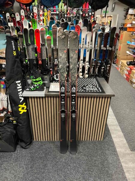 Rossignol BlackOps Smasher (180 cm) – Visningsexemplar