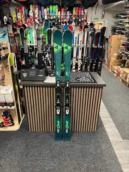 Fischer RC One 77 XTR (171 cm) – Visningsexemplar