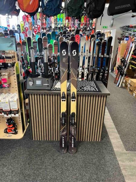 Scott Pure Jr (172 cm)